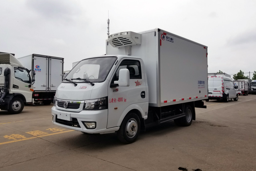 滨州市  东风途逸冷藏车-柴油版