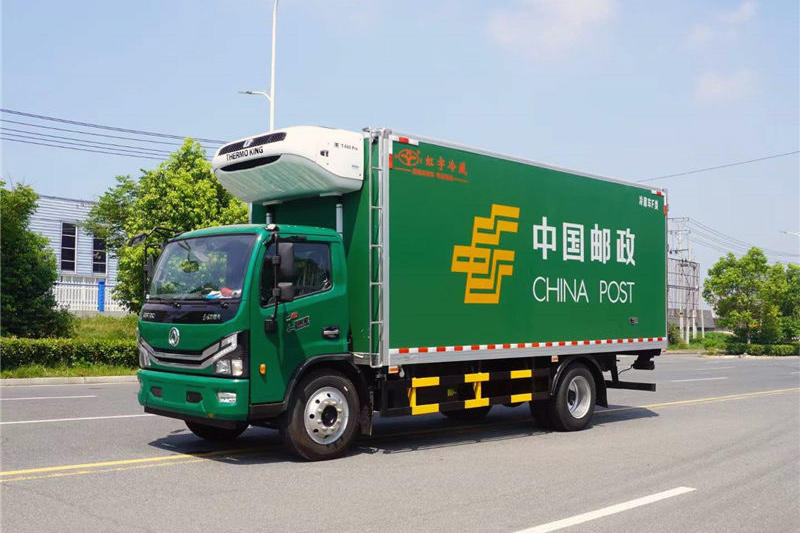 西宁市  东风多利卡D8冷藏车